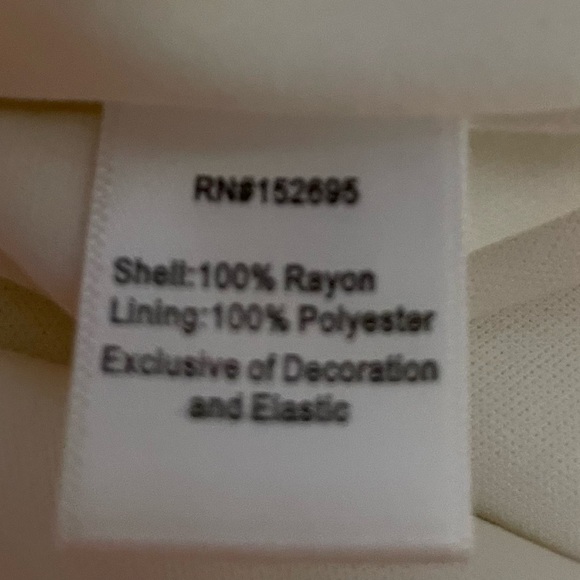 Elegant White Midi Dress - Picture 5 of 5